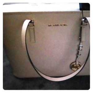 Michael kors tote